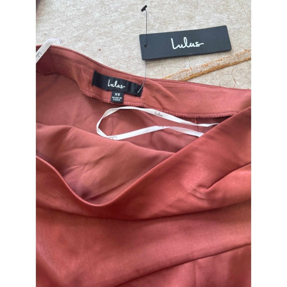 Lulus One Shoulder Top Women XS Rust Rose Gold‎ Satin Cocktail NWT Bronze Top - Picture 7 of 8